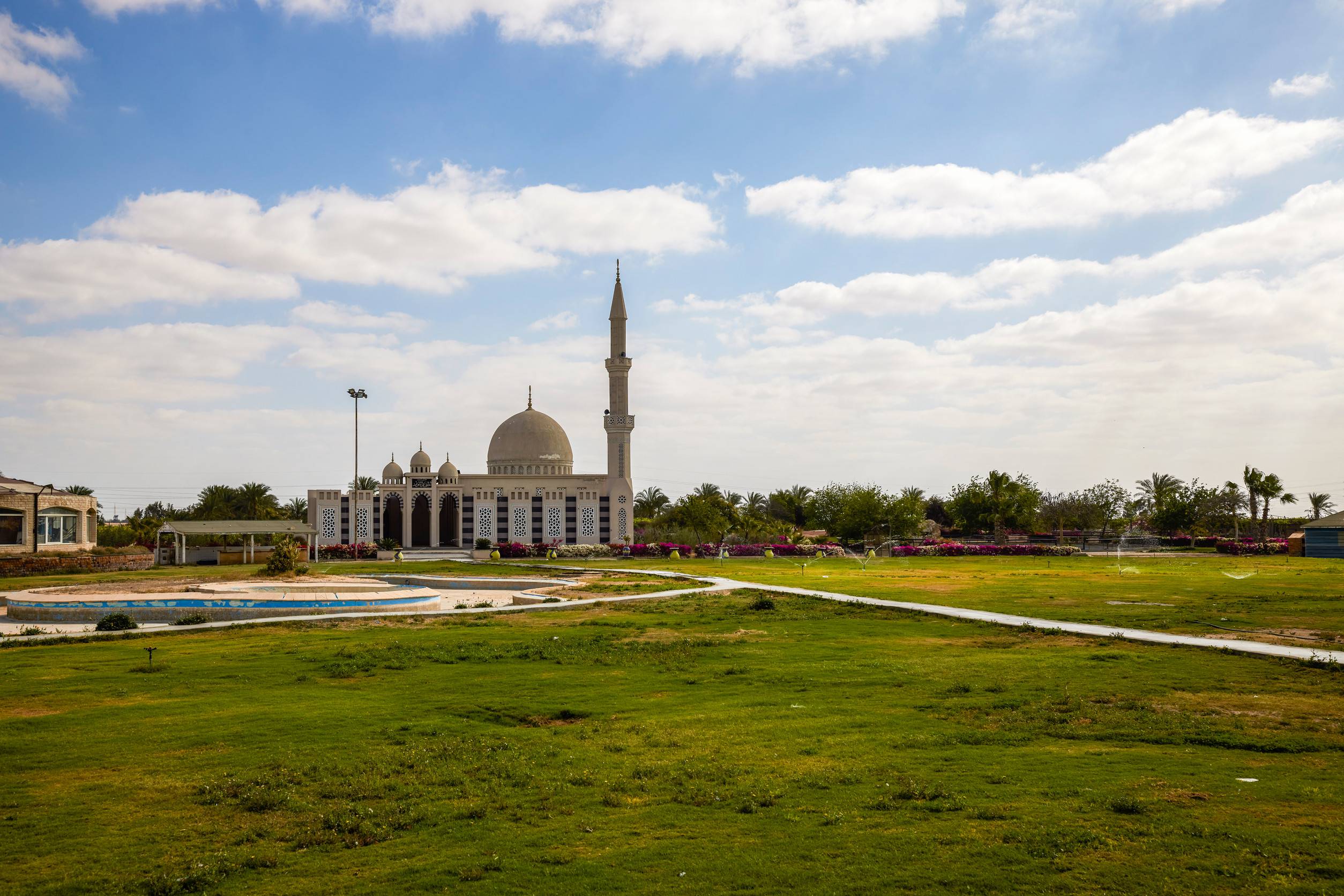 https egypt eta com images a beautiful mosque between cairo and alexandria on the highway egypt