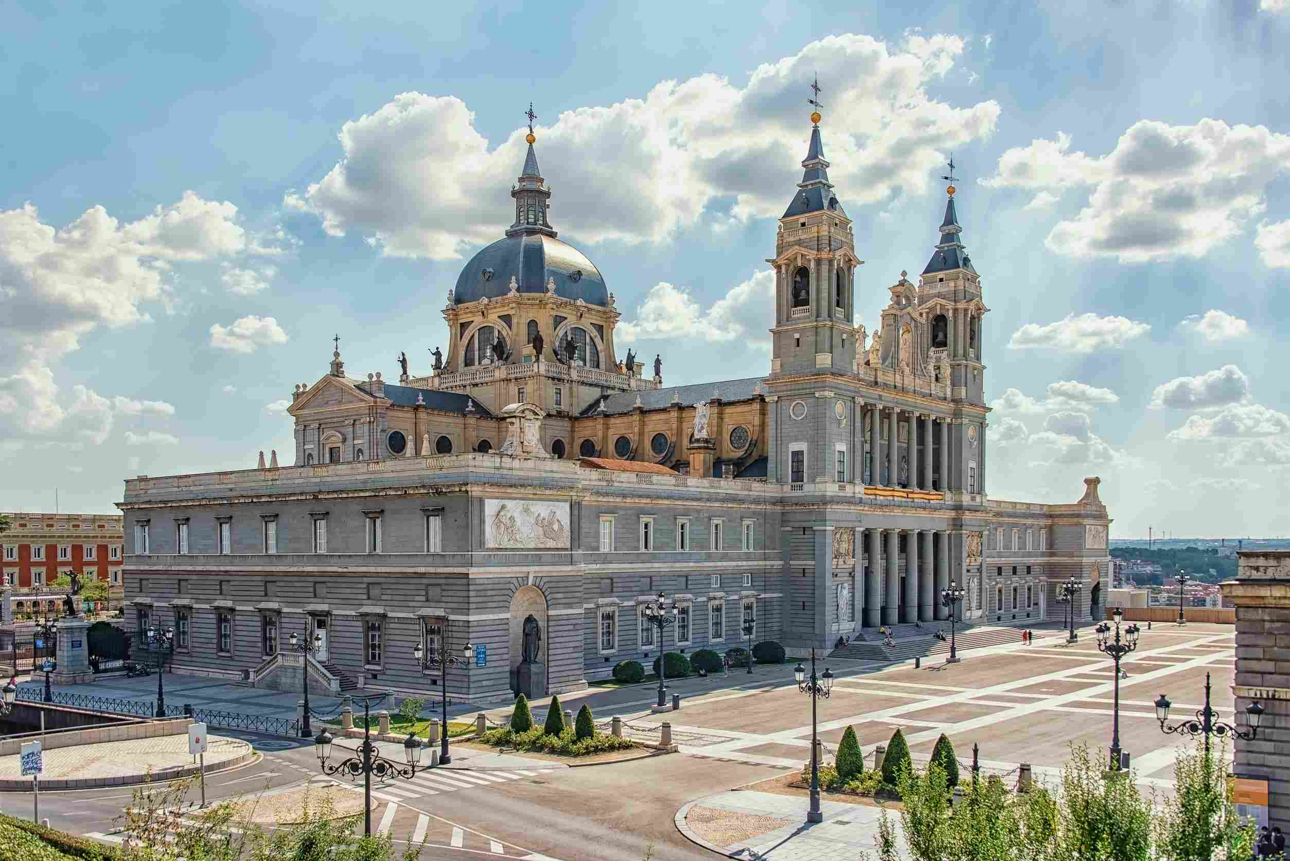 https egypt eta com images almudena cathedral in the madrid spain
