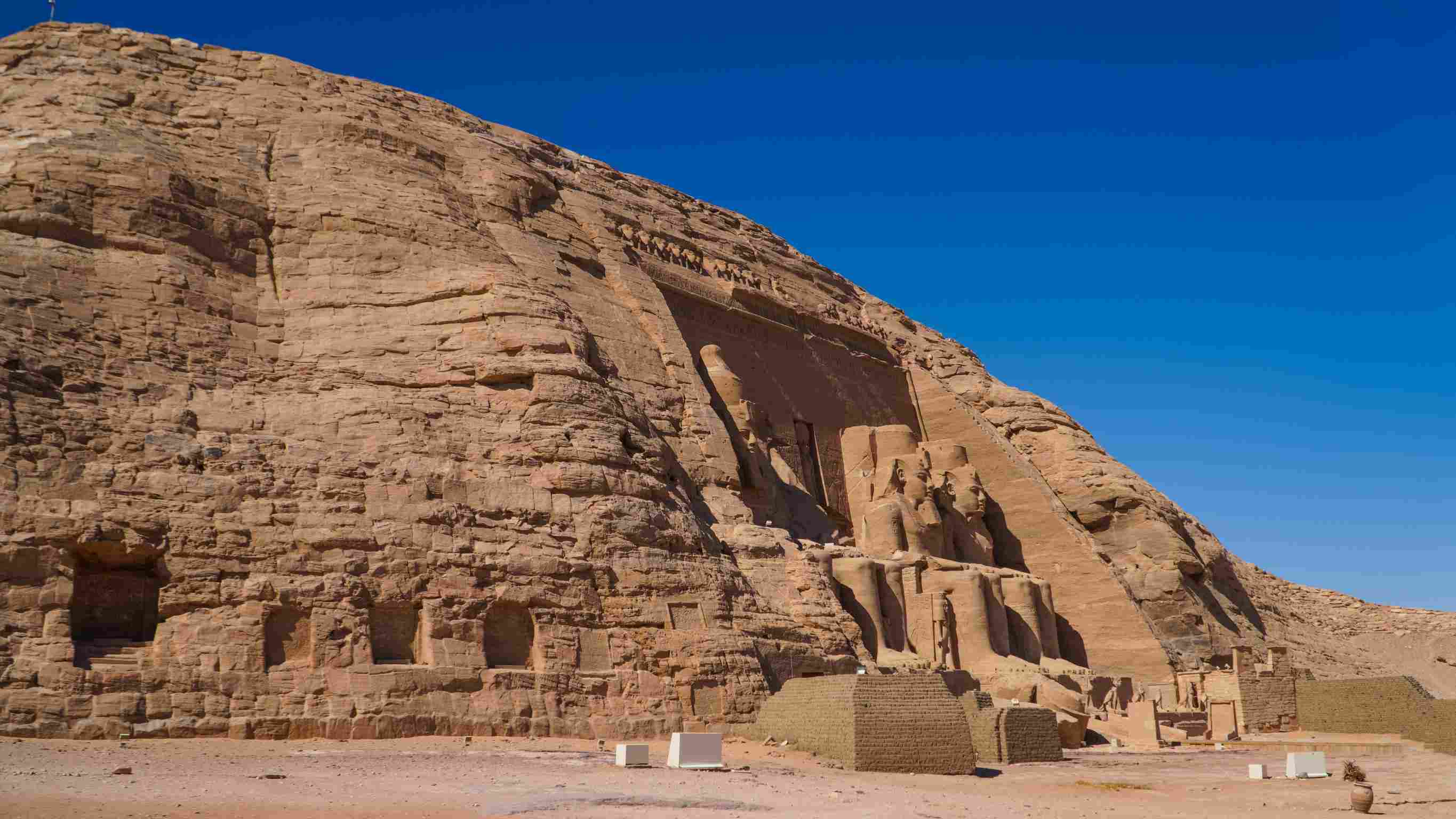 https egypt eta com images aswan egypt great abu simbel temple of pharaoh ramses ii in southern egypt
