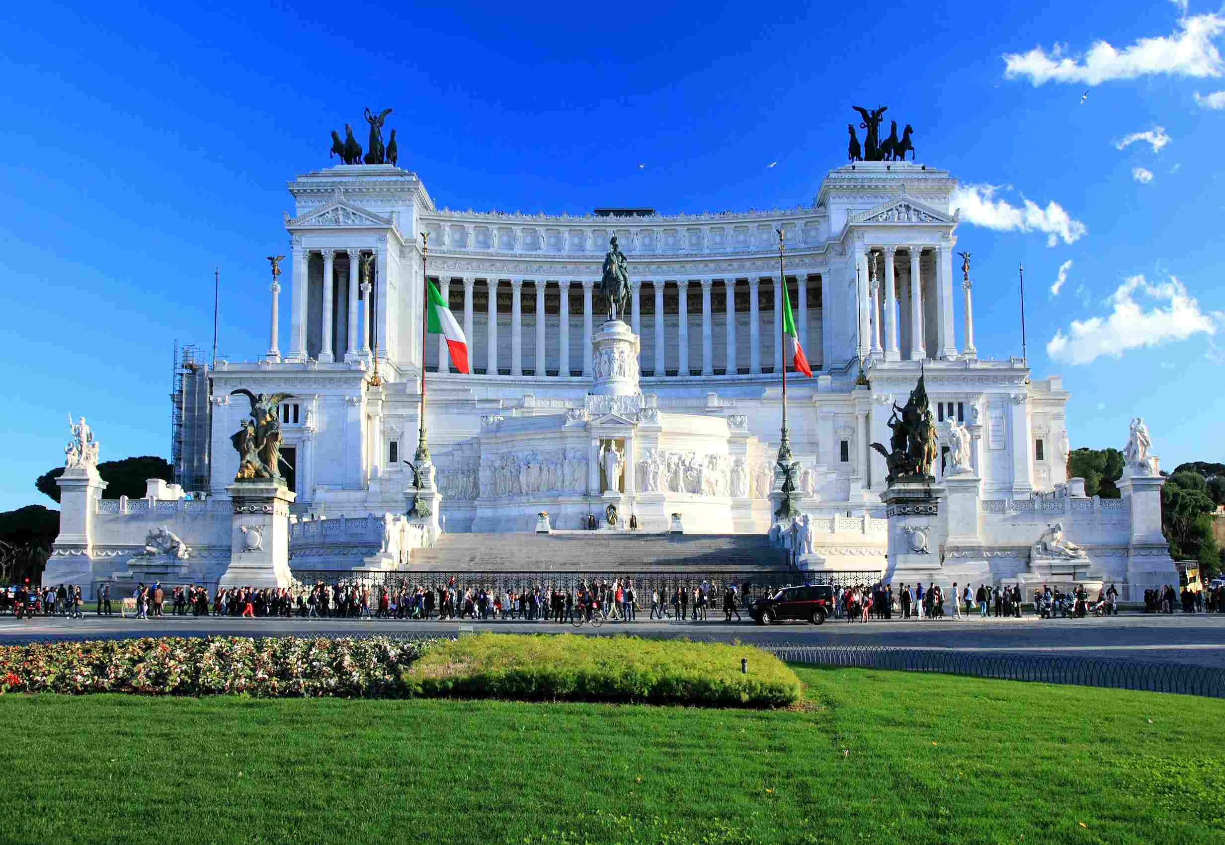 https egypt eta com images bell tower on st mark square against background of clear blue sky warm autumn day seagull flies