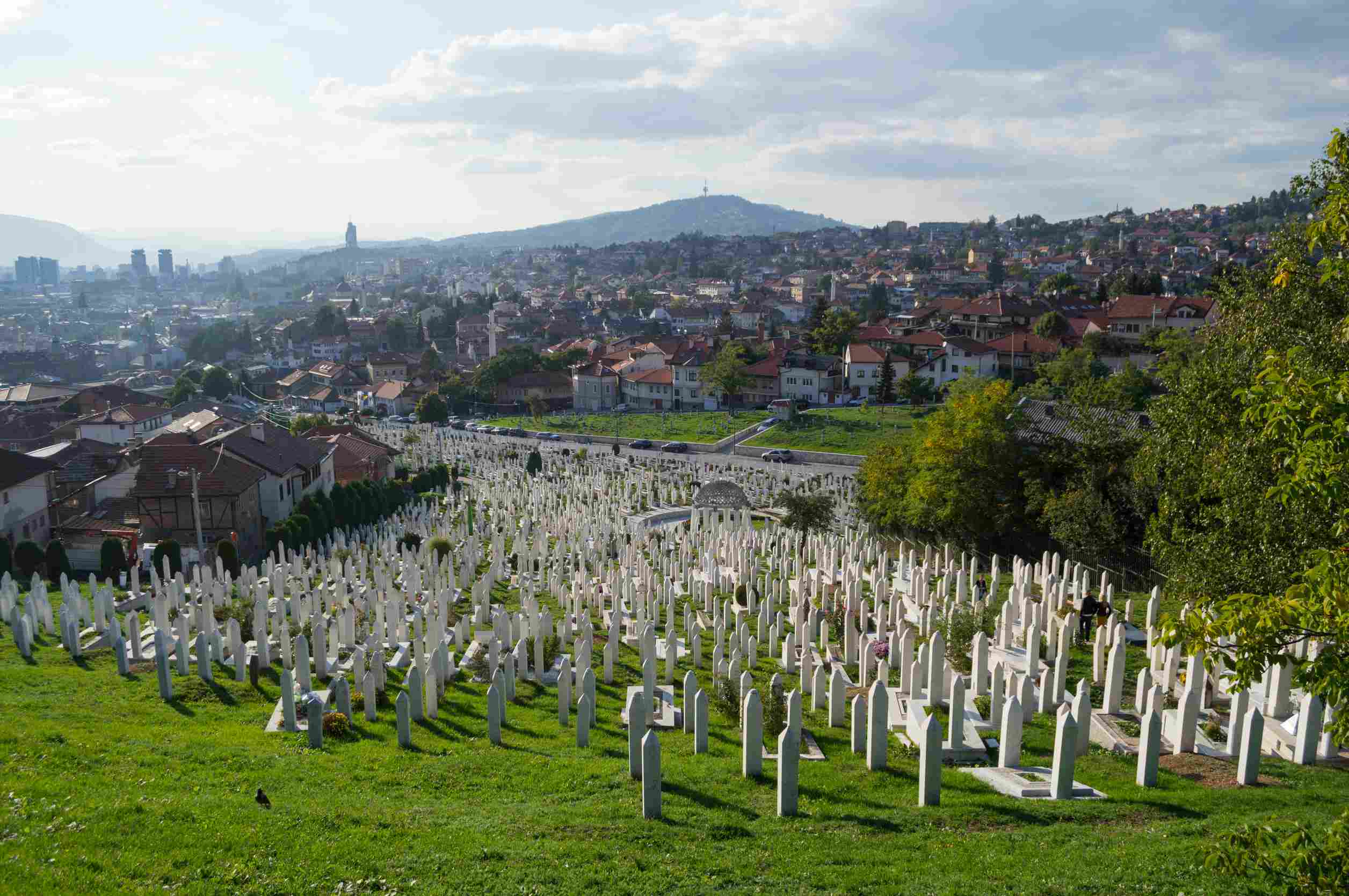 https egypt eta com images cemetery and cityscape in sarajevo bosnia and herzegovin