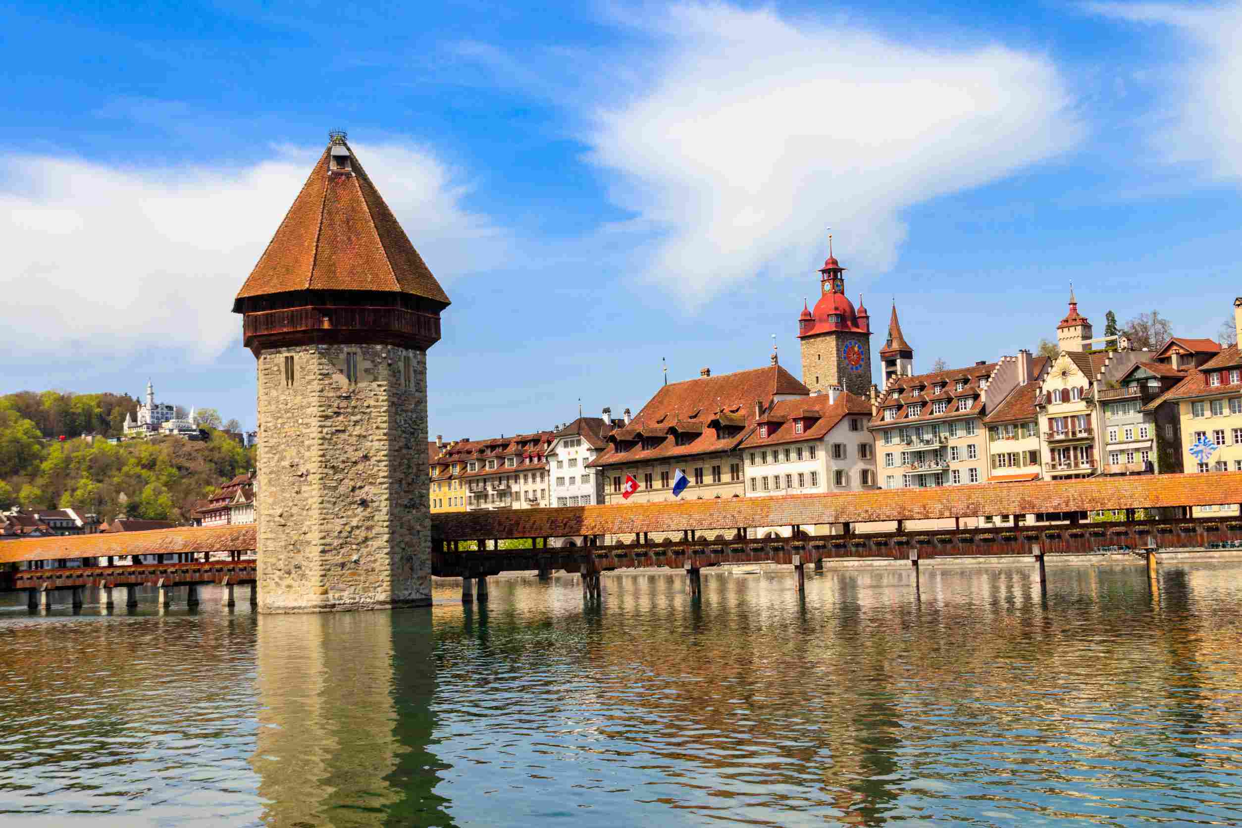 https egypt eta com images chapel bridge spanning the river reuss in the city of lucerne switzerland