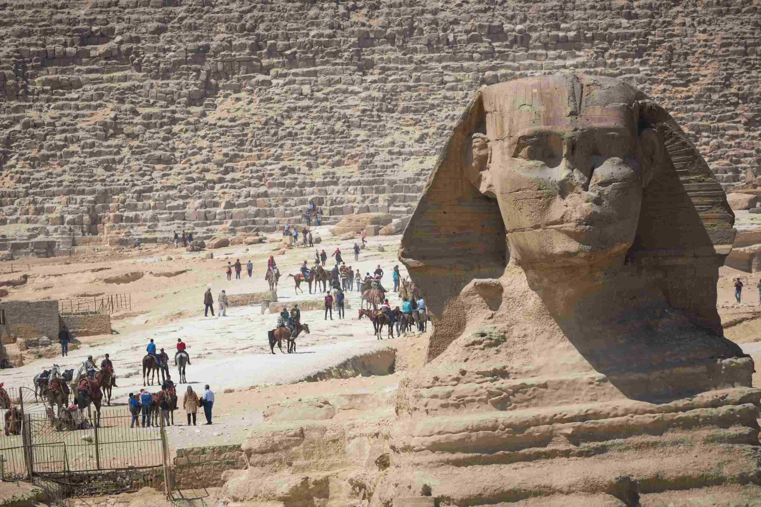 https egypt eta com images closeup view of sphinx head with pyramid in giza near cairo egypt
