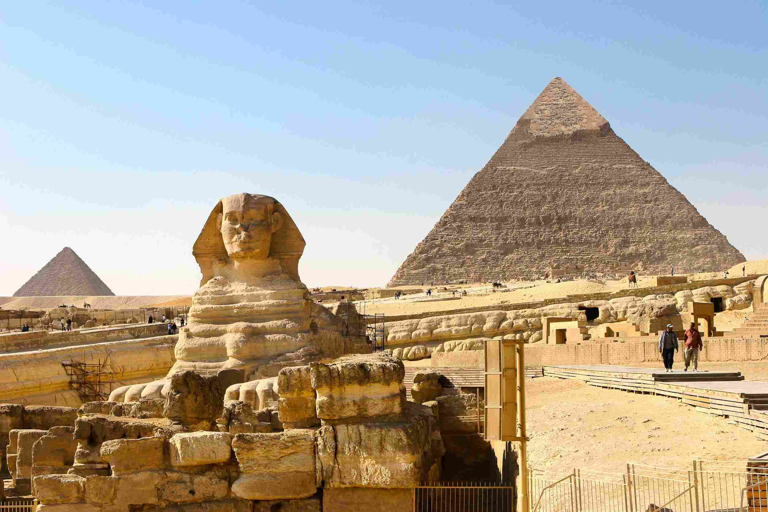 https egypt eta com images colossi of memnon two massive stone statues representing the pharaoh luxor egypt