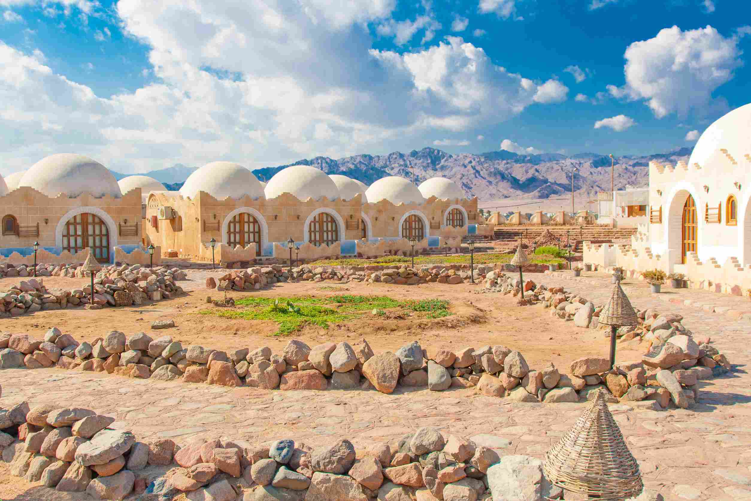 https egypt eta com images dahab sinai peninsula egypt white houses at coast of sea