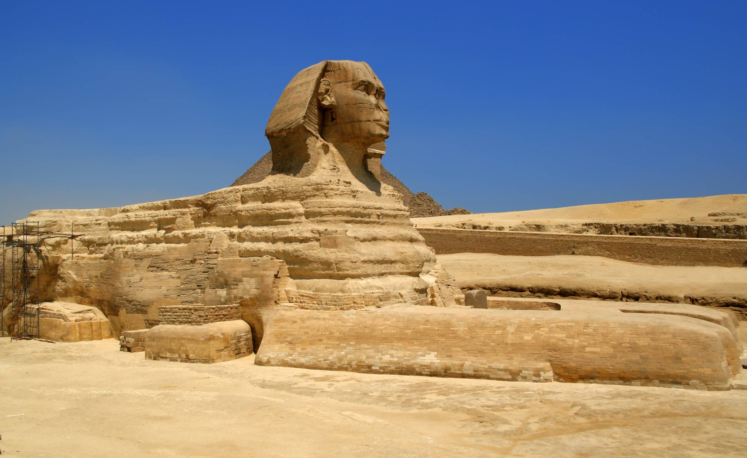 https egypt eta com images egyptian sphinx and pyramid in cai