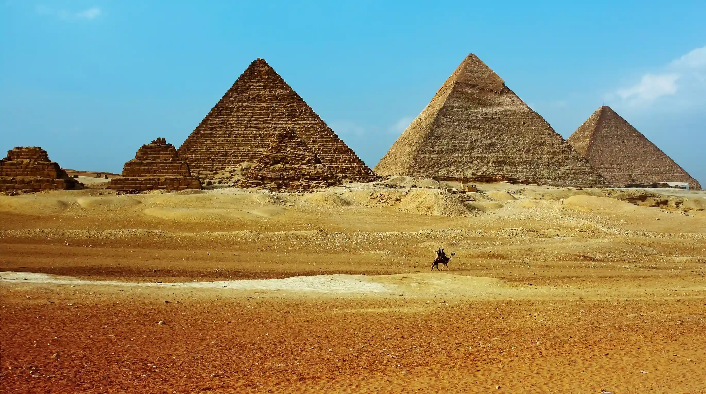 https egypt eta com images grate pyramids in giza valley