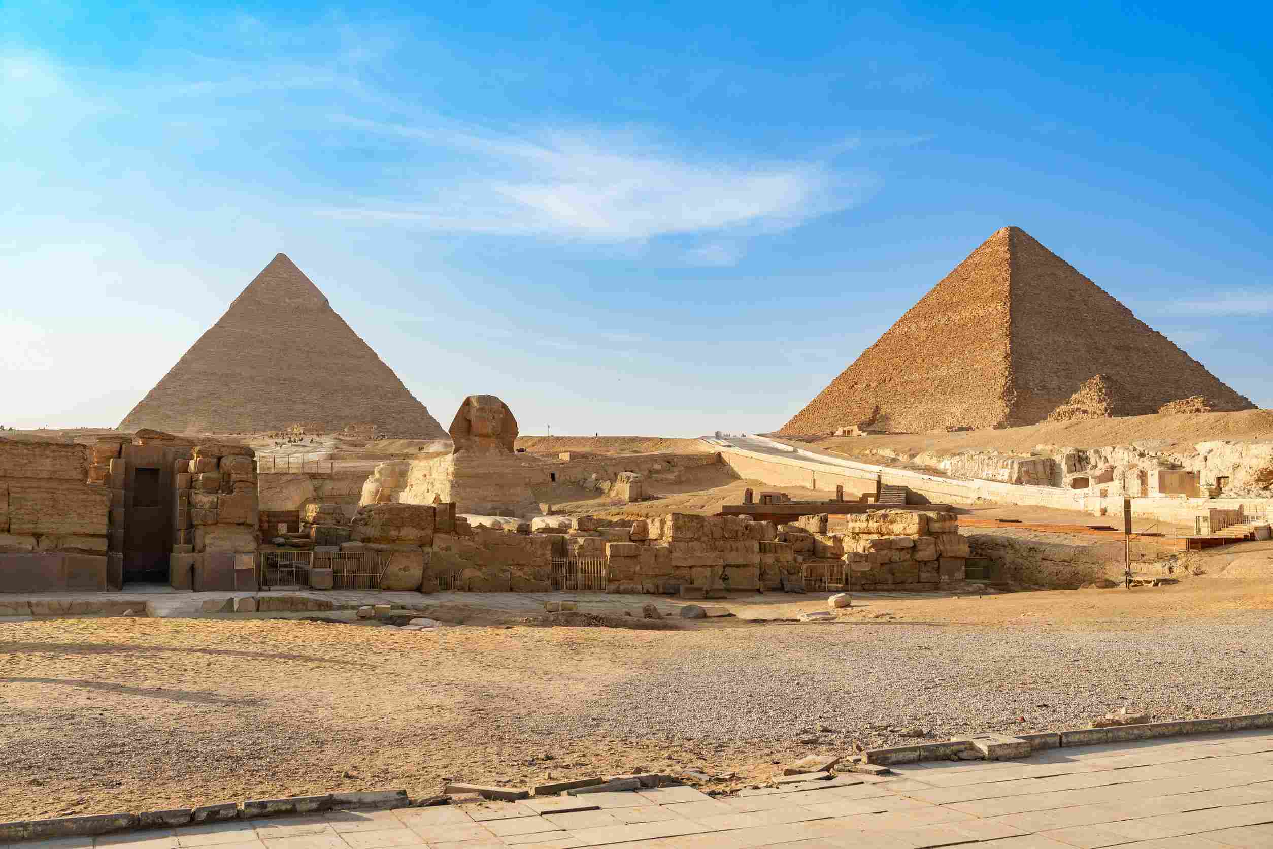 https egypt eta com images iconic pyramids of giza standing tall under a clear blue sky during the day