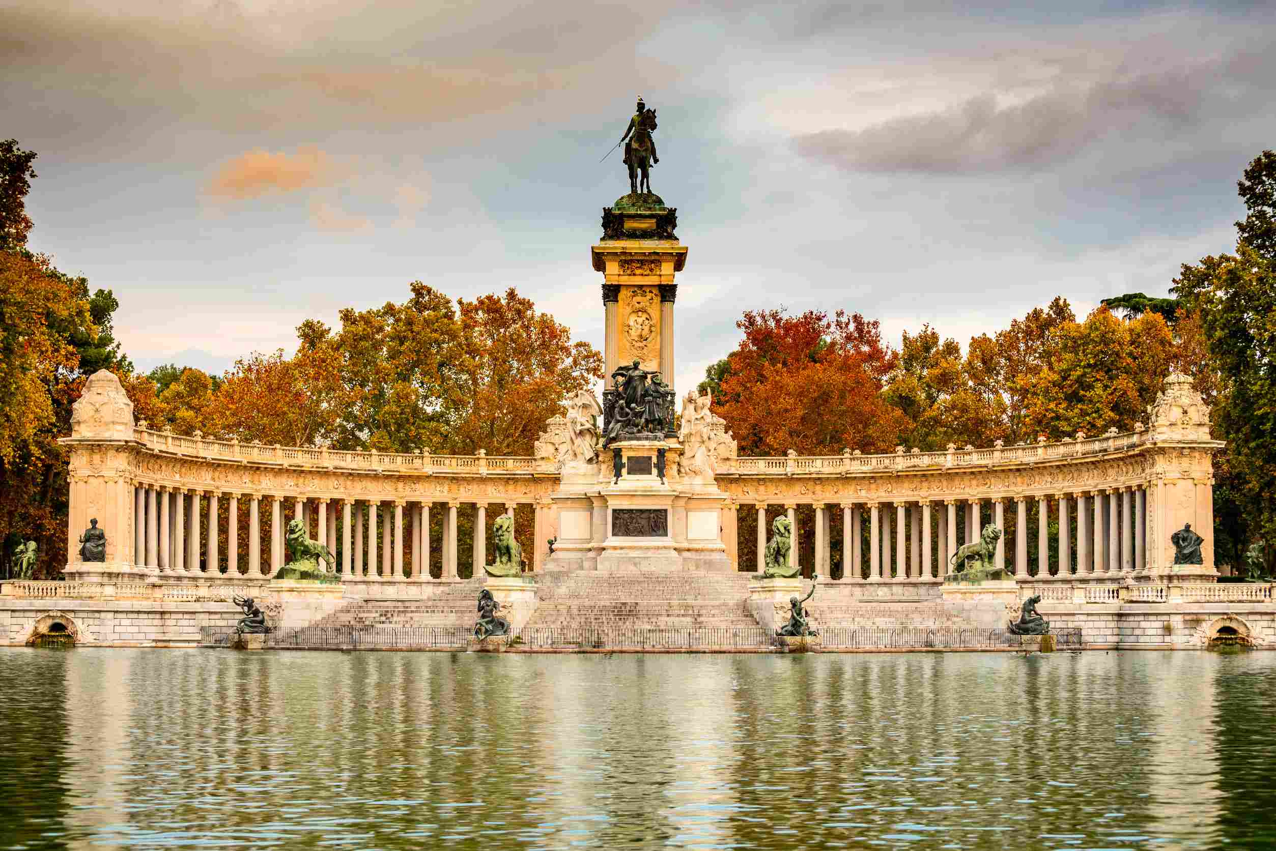 https egypt eta com images madrid spain buen retiro park outdoor natural landmark of spanish capital city