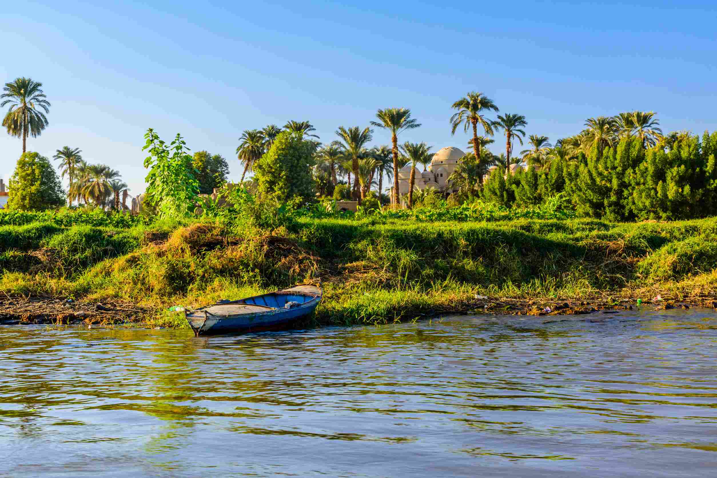 https egypt eta com images old boat near the bank of nile river