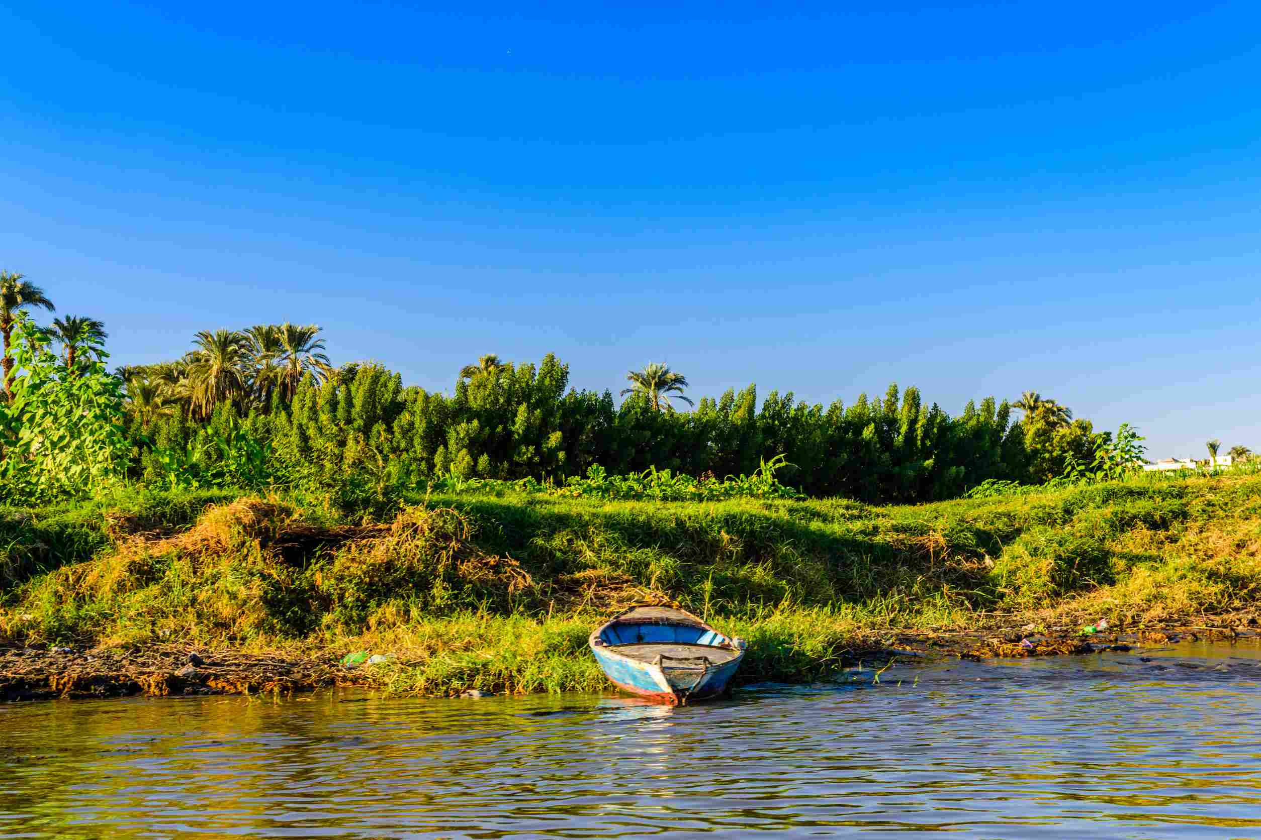 https egypt eta com images old boat near the bank of nileriver