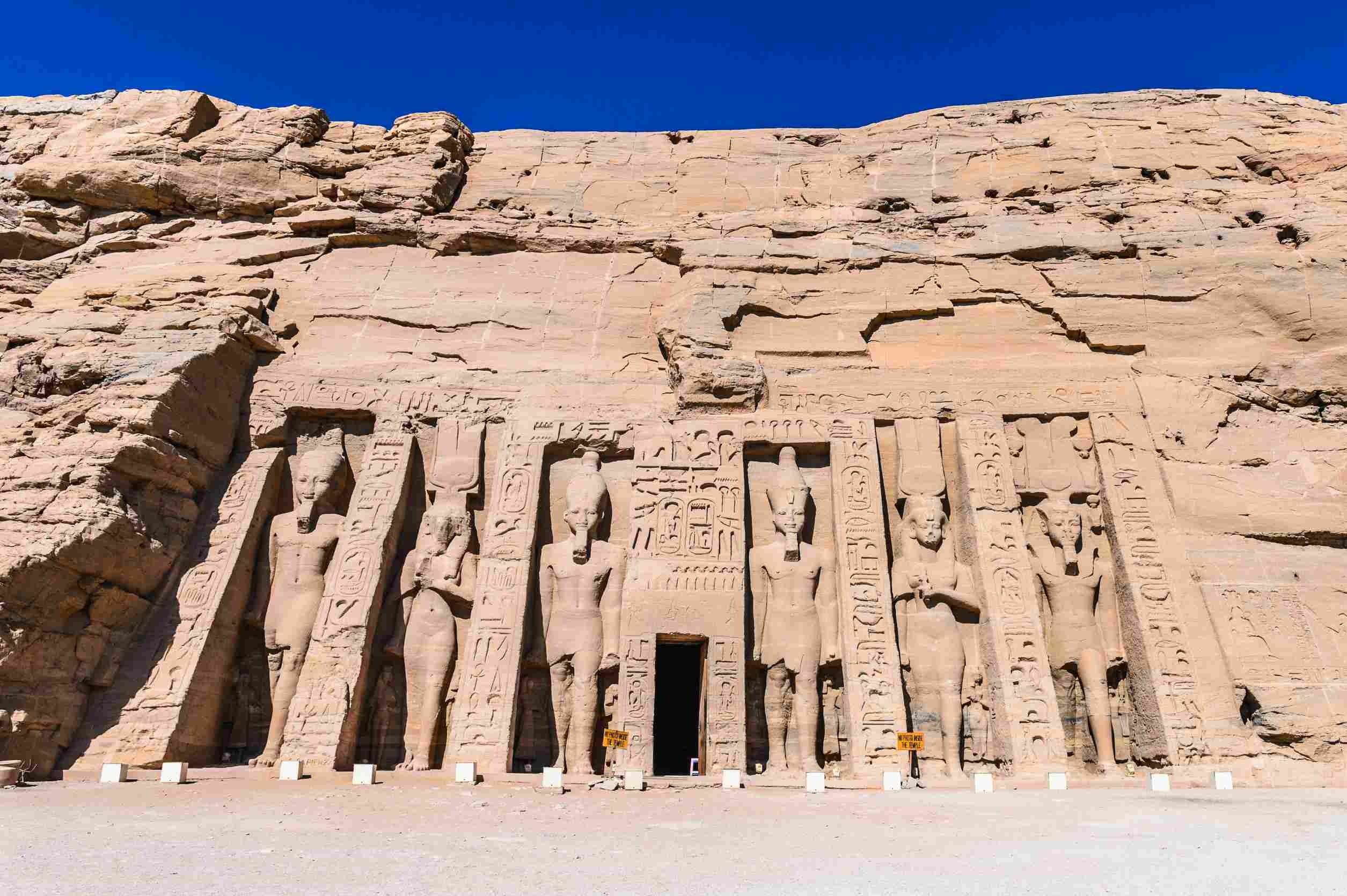 https egypt eta com images small temple of nefertari abu simbel egyp