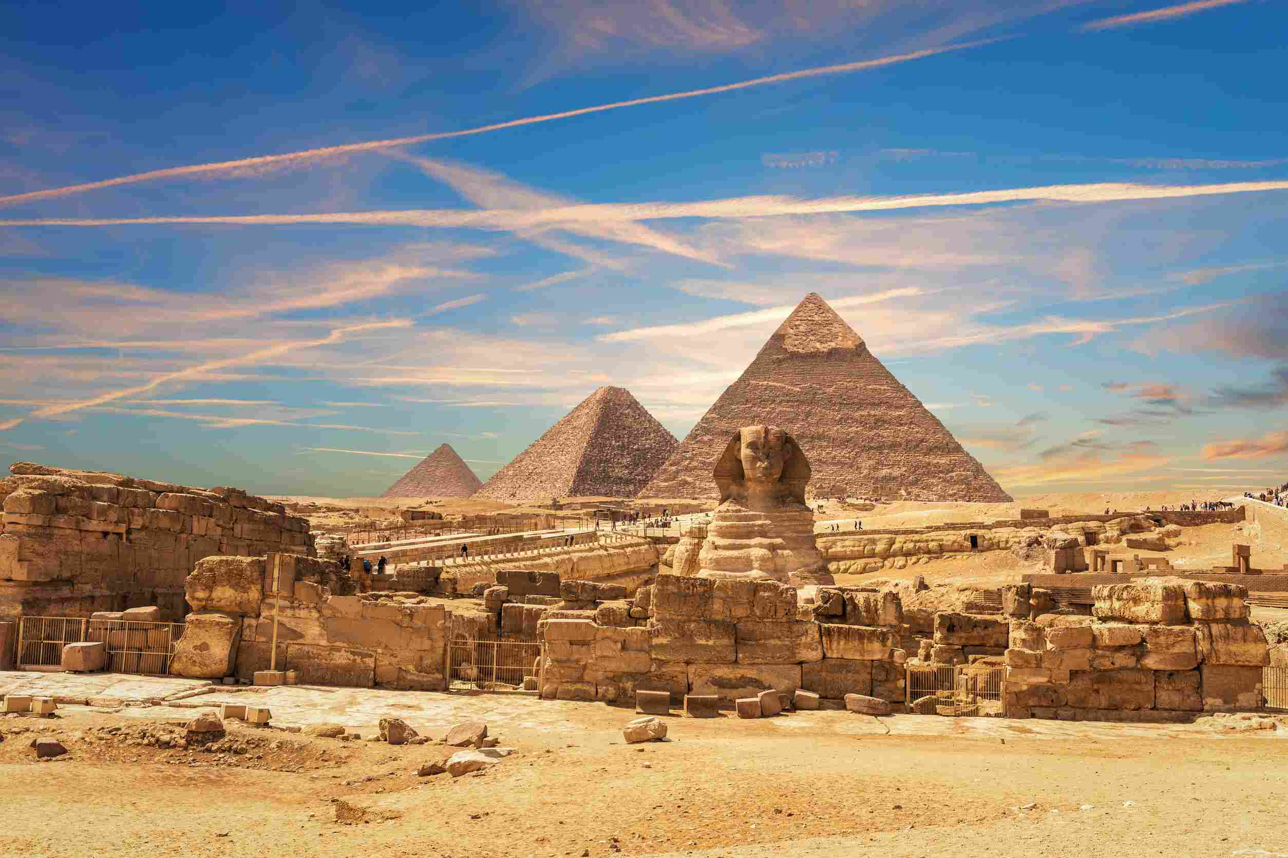 https egypt eta com images the pyramids famous wonder of the world in the sands of giza desert
