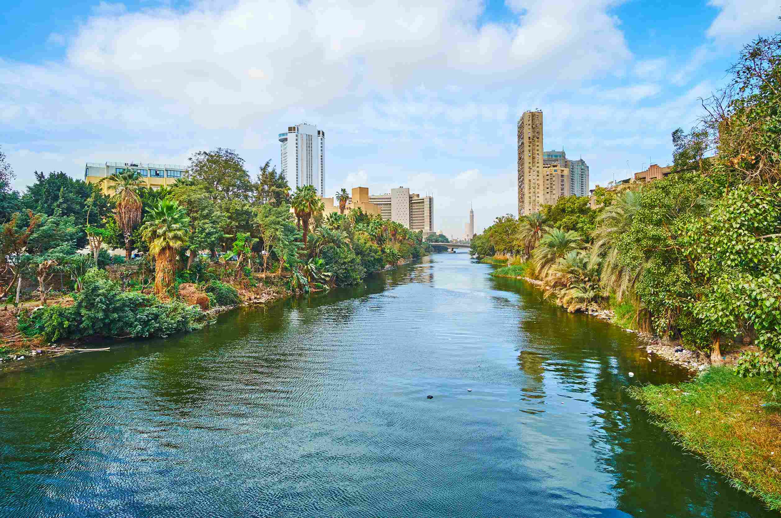 https egypt eta com images the view from bridge on lush green gardens located on rawdah roda island and in downtown