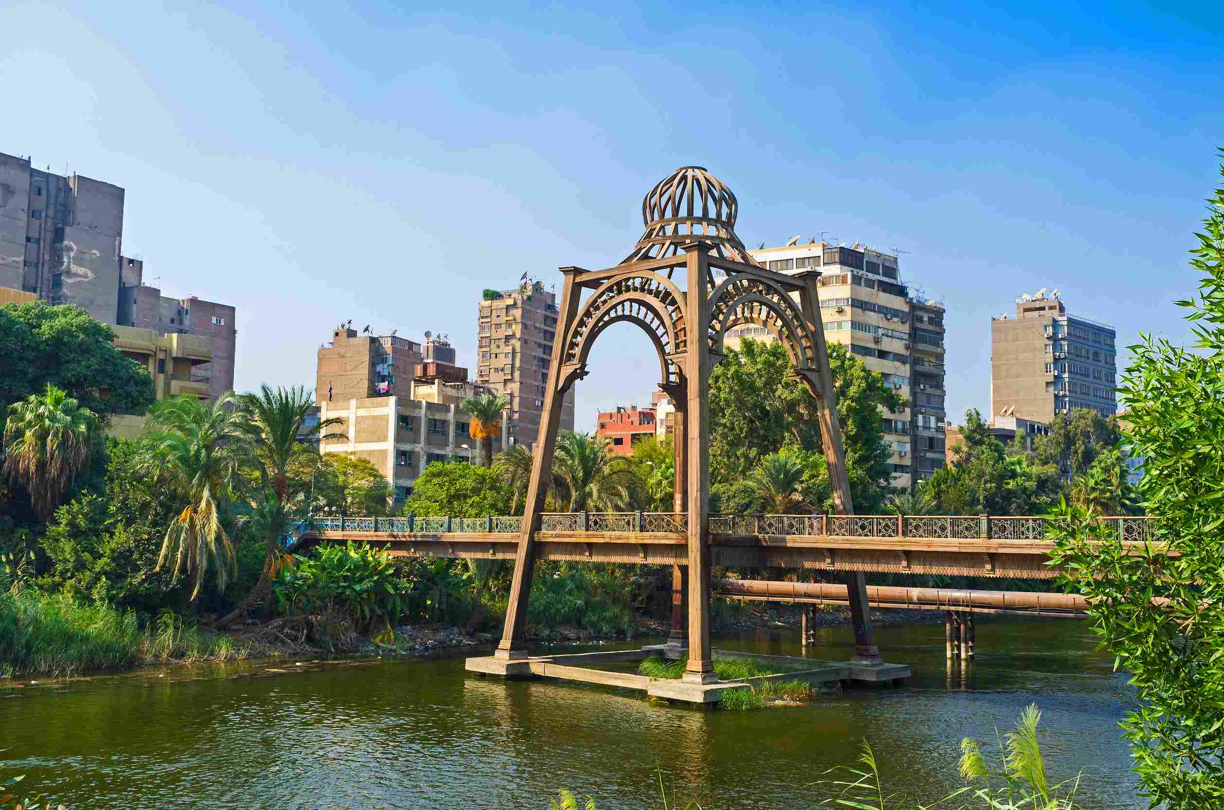 https egypt eta com images the wooden pedestrian bridge connects the neighborhoods of el roda island with the nile corni